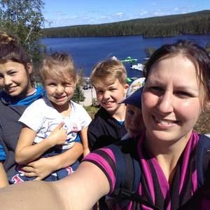 Meet your Posher, Roxanne